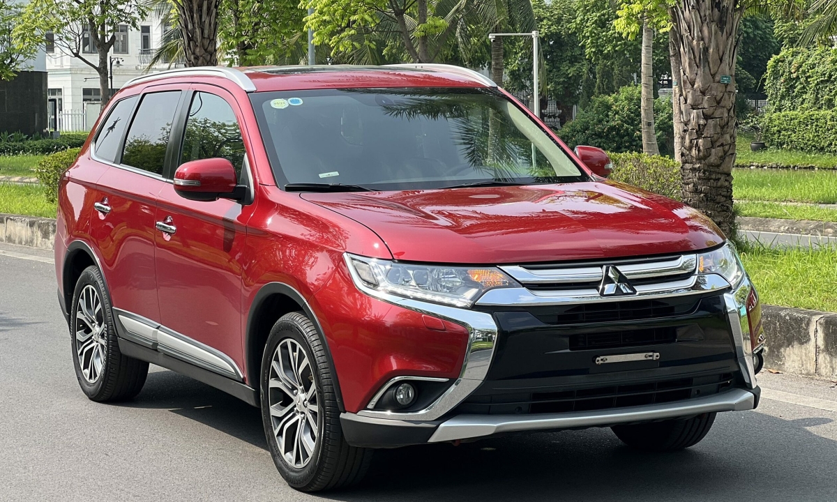 Mitsubishi Outlander 2019 giá 490 triệu nên mua?