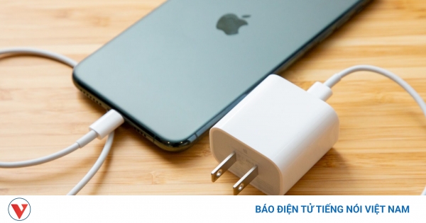 Vì sao iPhone vẫn sạc chậm dù bộ sạc ghi 30W mỗi cổng?