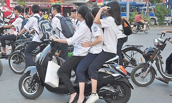 'Mười nguyên nhân khiến học sinh đi xe ra đường vô tội vạ'