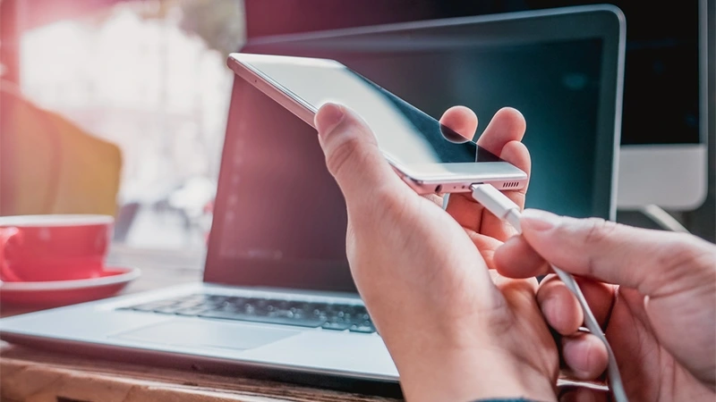 co the su dung sac usb-c may tinh xach tay cho dien thoai hinh anh 1