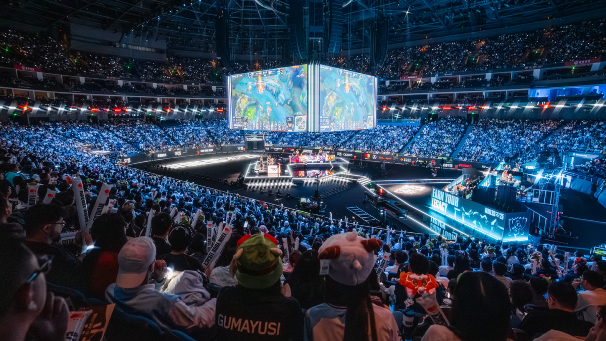 Các giải đấu Esport LMHT được tổ chức chuyên nghiệp với sức hút khủng Các giải đấu Esport LMHT được tổ chức chuyên nghiệp với sức hút khủng