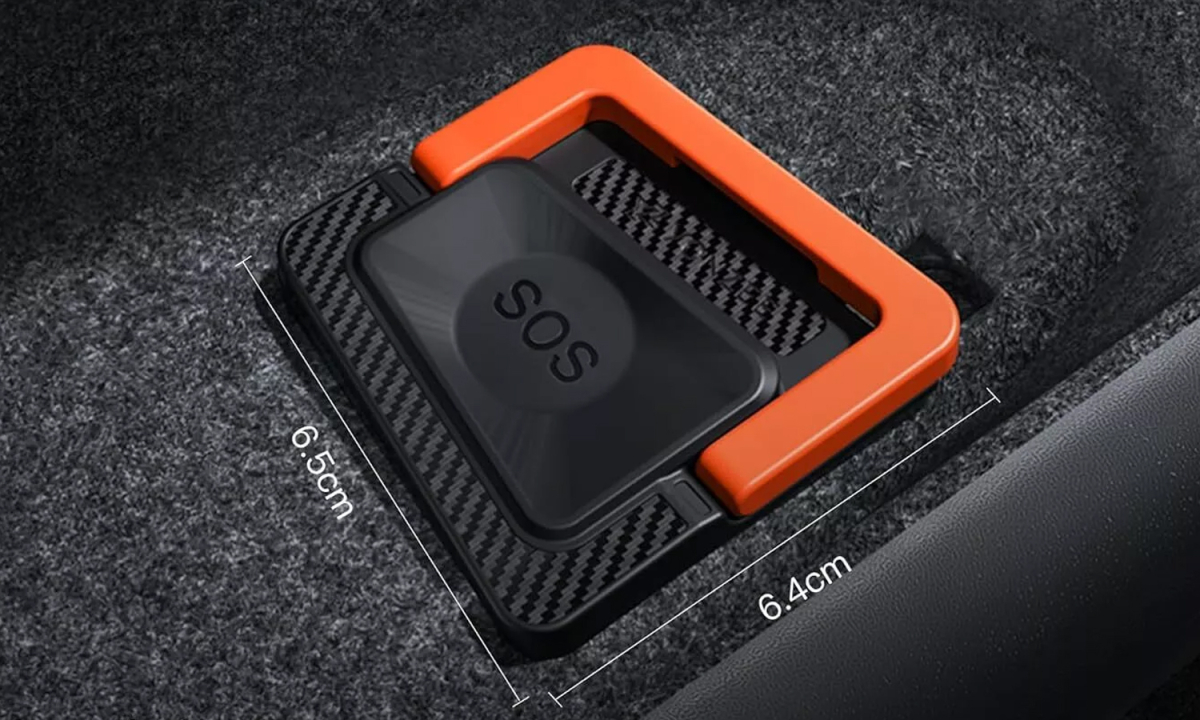 Người dùng xe Tesla đổ đi mua dụng cụ thoát hiểm