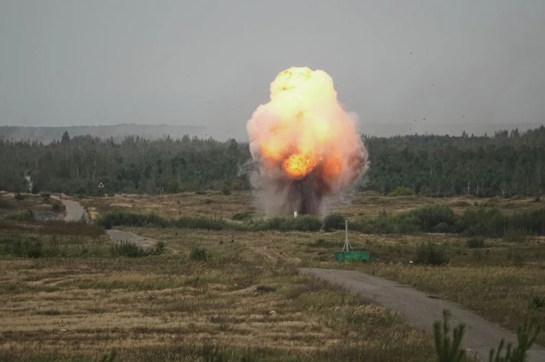 nga ra mat vu khi chien luoc, but pha suc manh quan su nam 2025 hinh anh 1