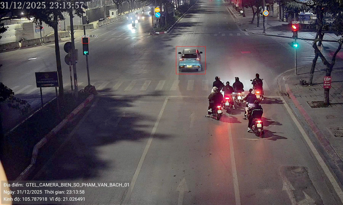 Camera AI phát hiện hơn 100 vi phạm ở một ngã tư ngày đầu năm