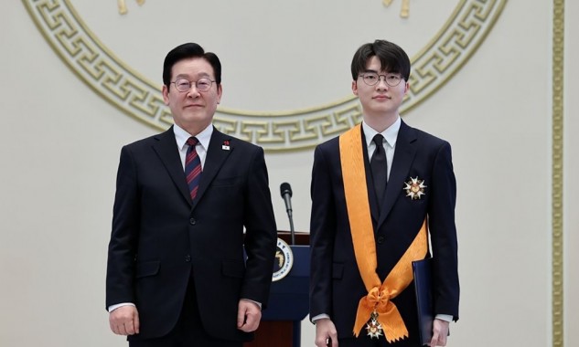 Faker trở thành tuyển thủ Esports đầu tiên nhận Huân chương Rồng Xanh cao quý của Hàn Quốc