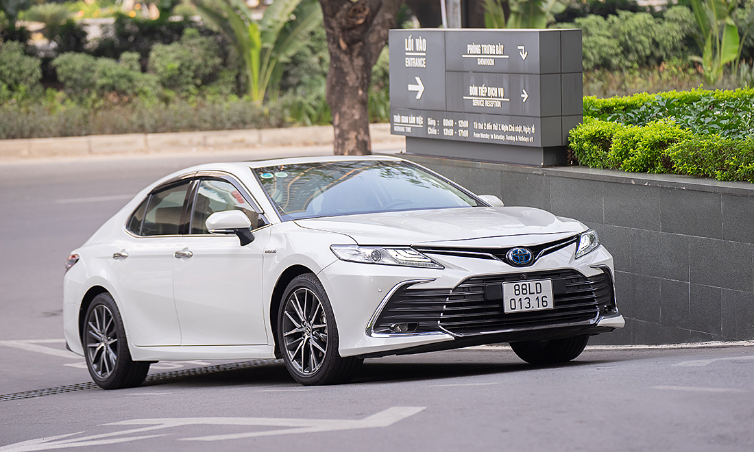 Gần 5.000 chiếc Toyota, Lexus tại Việt Nam lỗi phần mềm điều khiển hỗ trợ đỗ xe