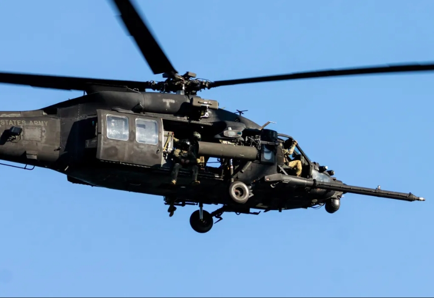 truc thang black hawk cua my lo dien trong cuoc tan cong venezuela hinh anh 1