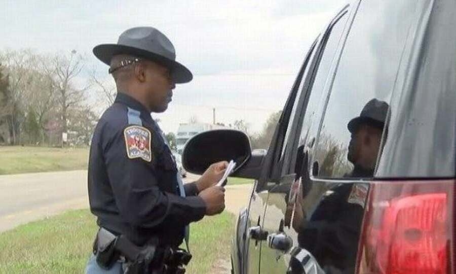 'Một lần bị cảnh sát Mỹ dừng xe trên cao tốc'