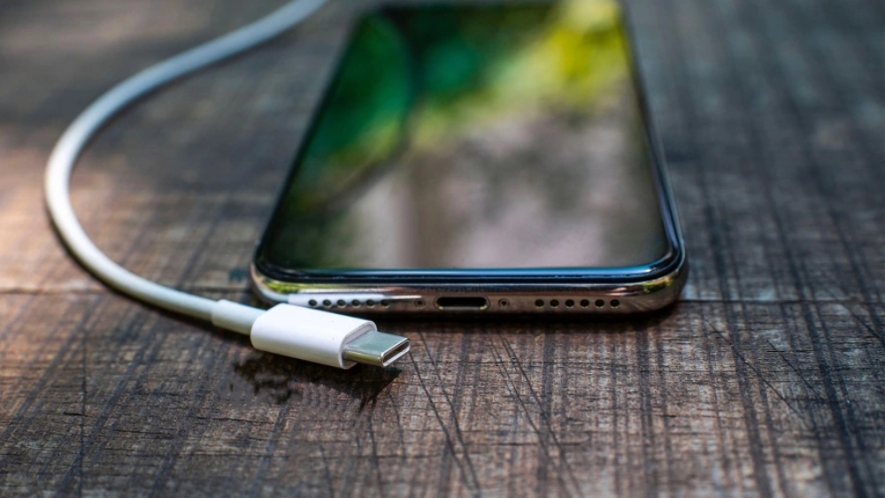 khong phai phu kien usb nao cung an toan cho dien thoai hinh anh 1