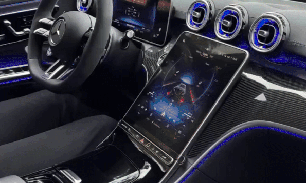 Mercedes-AMG CLE 53 chuộng công nghệ gập - mở