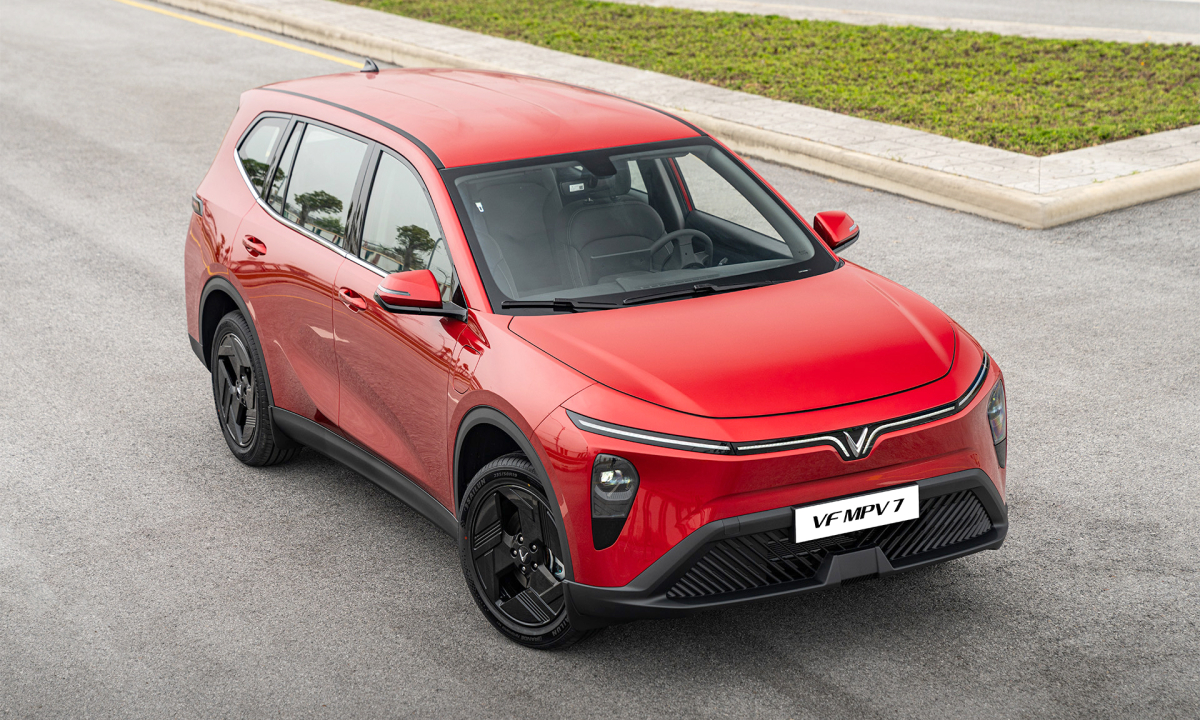 VinFast VF MPV 7 có giá 819 triệu đồng