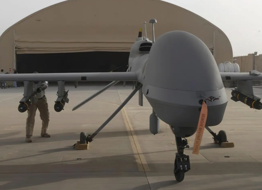 xe buggy gan ten lua hellfire canh bac dat do cua ukraine nham doi pho uav nga hinh anh 1