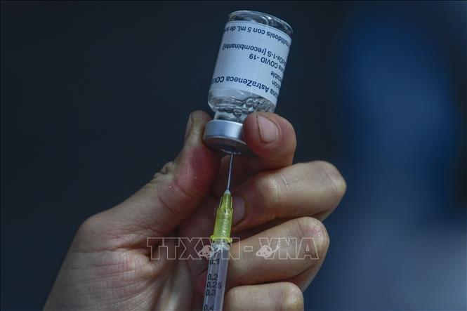 Các nhà khoa học Nga phát triển vaccine mới phòng cúm gia cầm H5N1