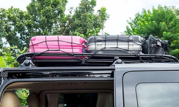 Chở đồ trên giá nóc ôtô thế nào cho đúng luật