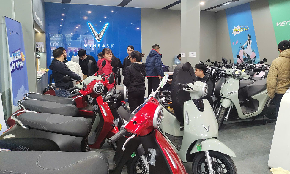 Chủ đại lý VinFast: Doanh số xe máy điện tăng 4 lần