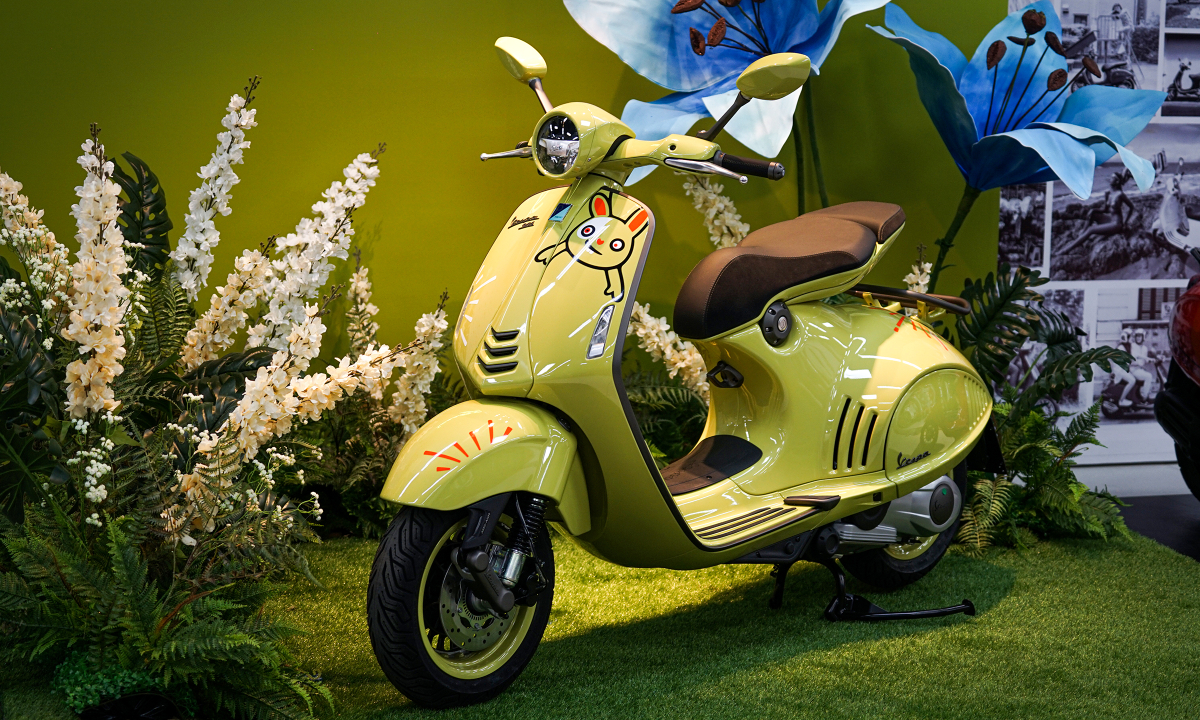 Vespa 946 bản kỷ niệm 10 năm giá 425 triệu đồng