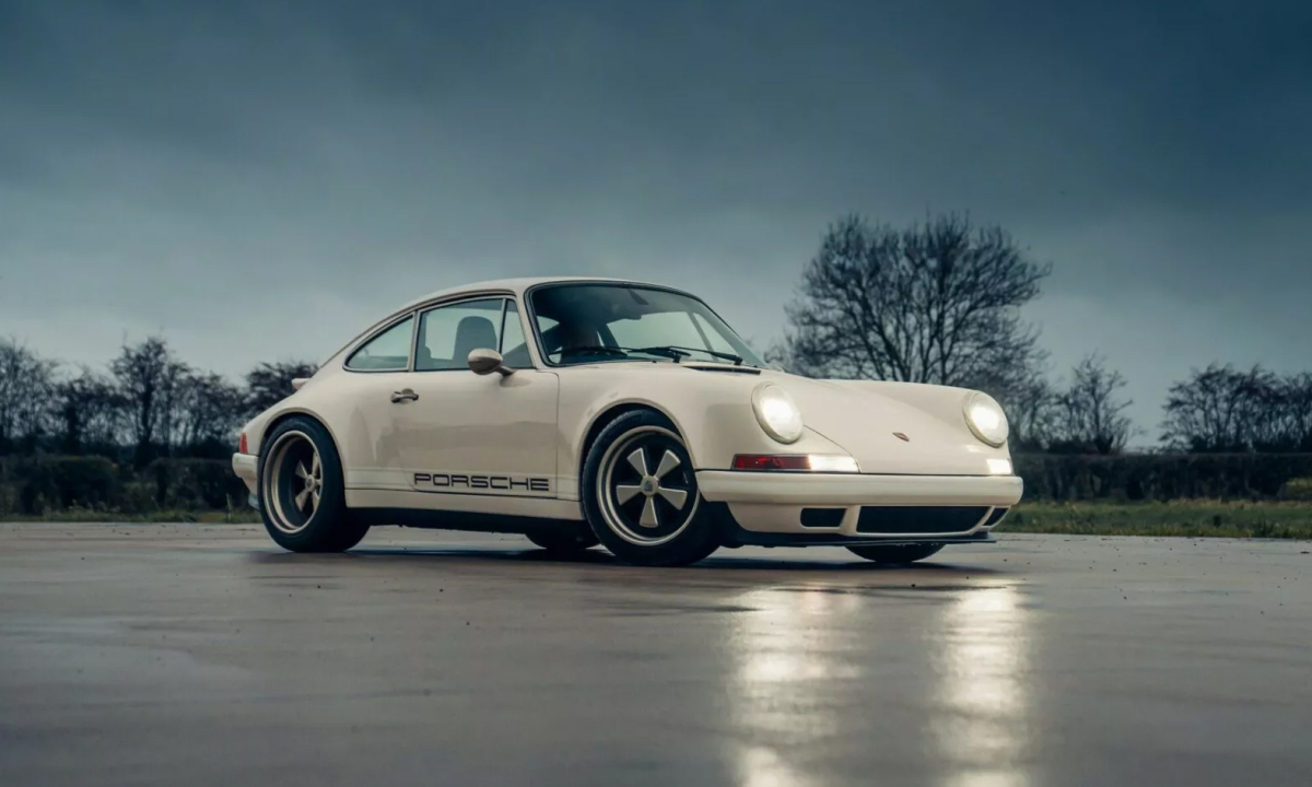 18 tháng phục chế Porsche 911 hơn 30 năm tuổi