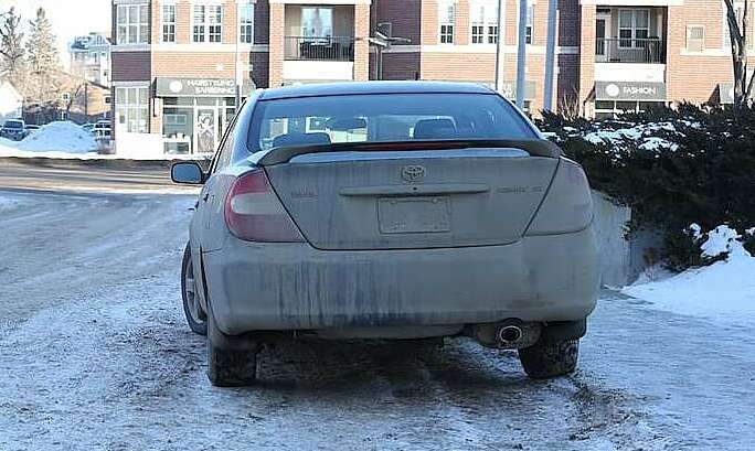 Biển số phủ bùn đất bị phạt nhẹ hơn cố tình che kín