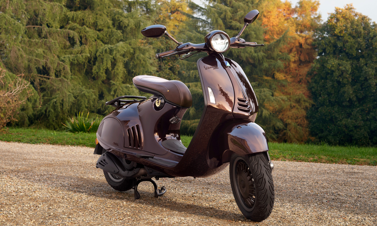 Vespa 946 phiên bản Bính Ngọ về Việt Nam tháng 2