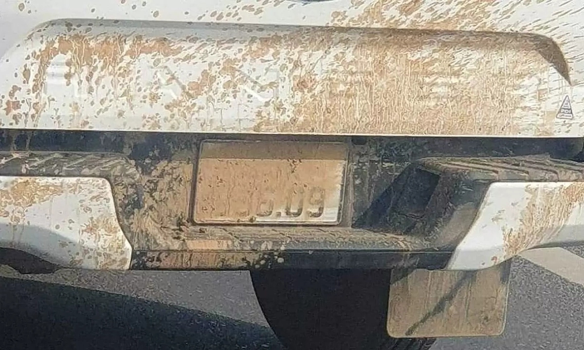 'Đổ lỗi cho thời tiết để biển số bẩn là bao biện'