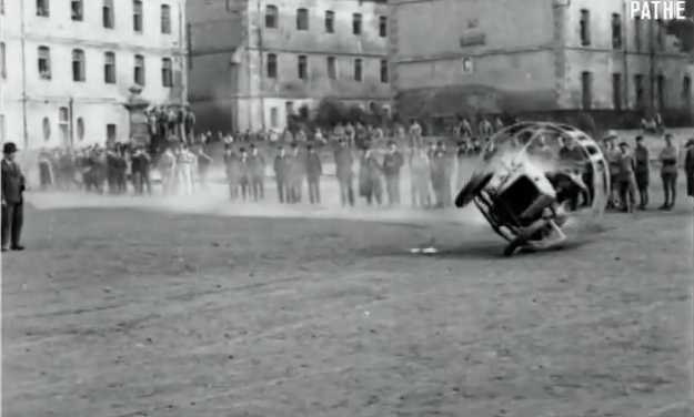 Khung chống lật trên ôtô 100 năm trước