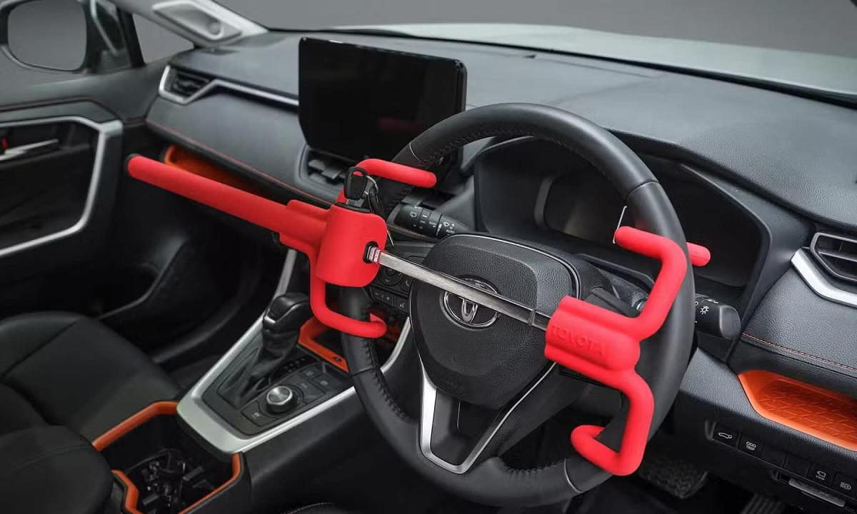 Xe dễ bị đánh cắp, Toyota khuyến nghị khách dùng khóa vô-lăng