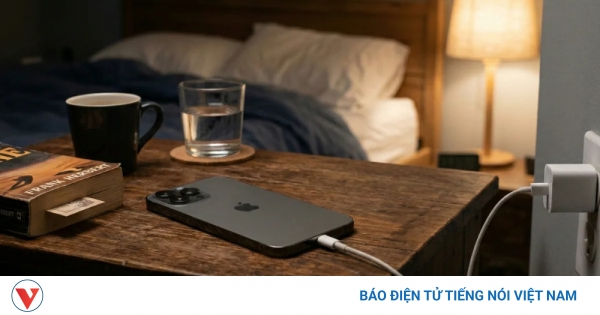 Apple cảnh báo thói quen sạc pin iPhone qua đêm nhiều người đang gặp phải