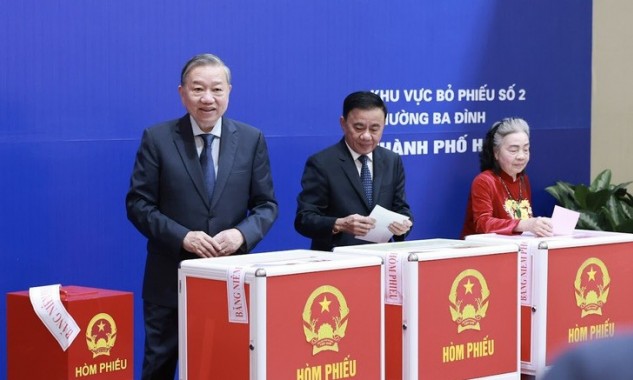 Tổng Bí thư Tô Lâm tham gia bỏ phiếu cùng lãnh đạo và cử tri Thủ đô