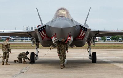 Liệu “nút bấm tự hủy” có tồn tại trên máy bay chiến đấu F-35?