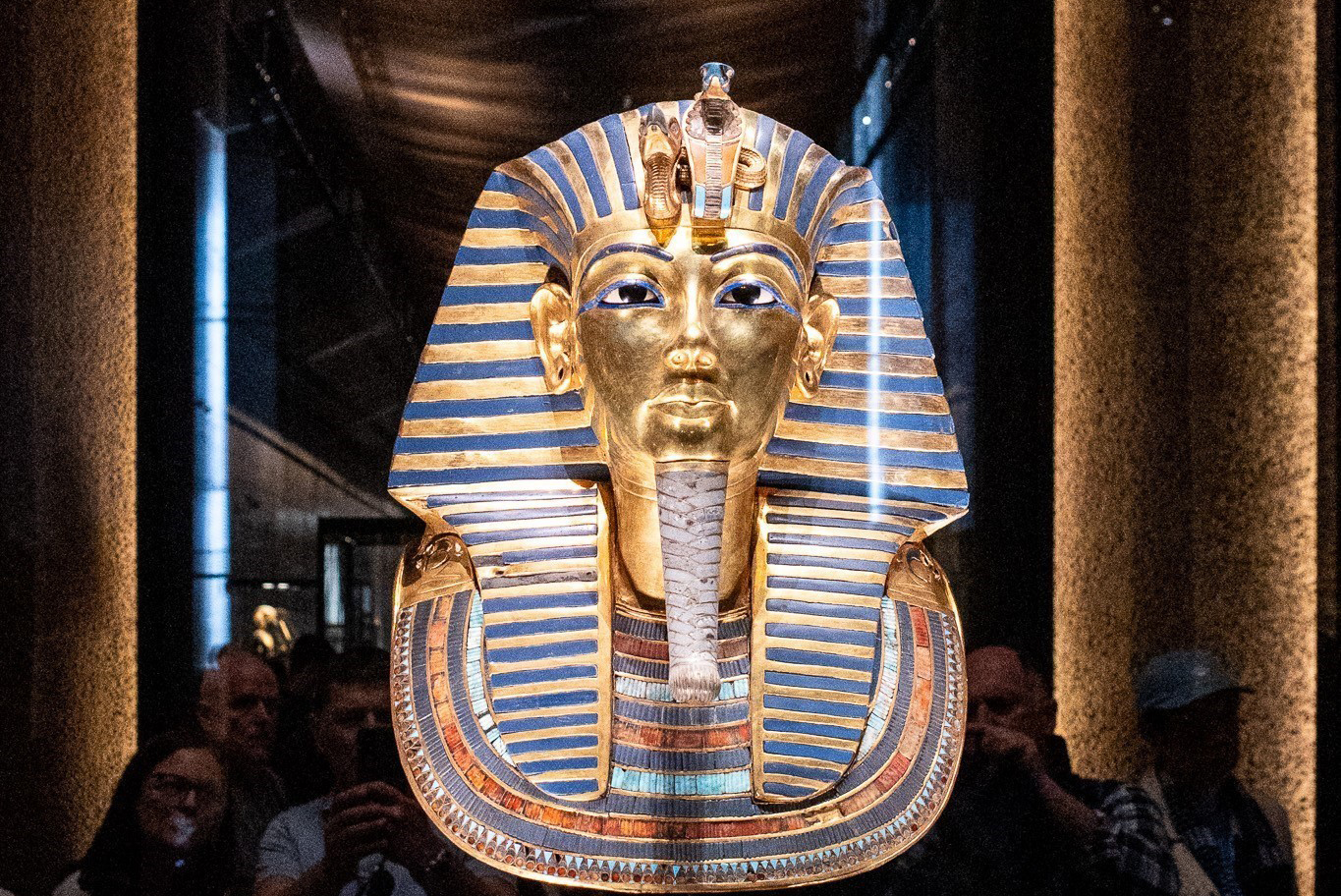 Phục chế thành công đầu tượng Pharaoh Ramses II tại đền thờ Abydos (Ai Cập)