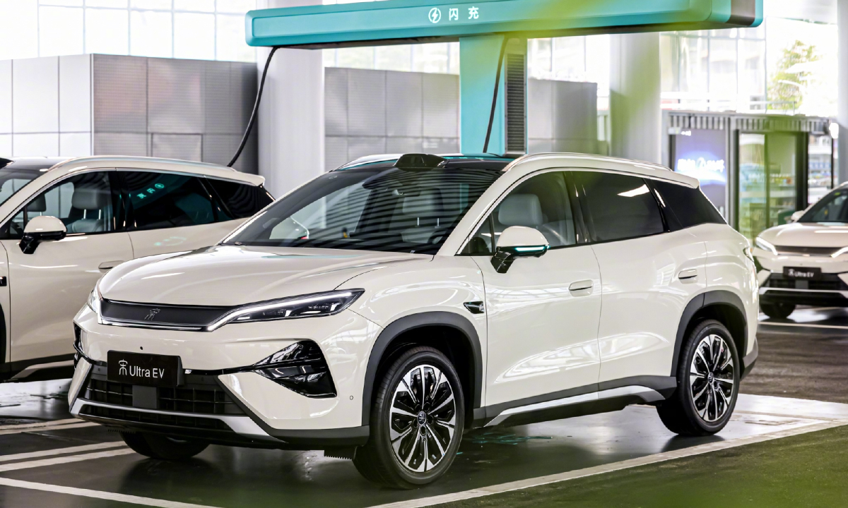 BYD Song Ultra - xe điện sạc nhanh 9 phút, giá 21.000 USD