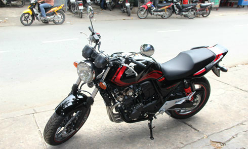 Honda CB400 Super Four SE 2016 giá hơn 300 triệu tại Việt Nam