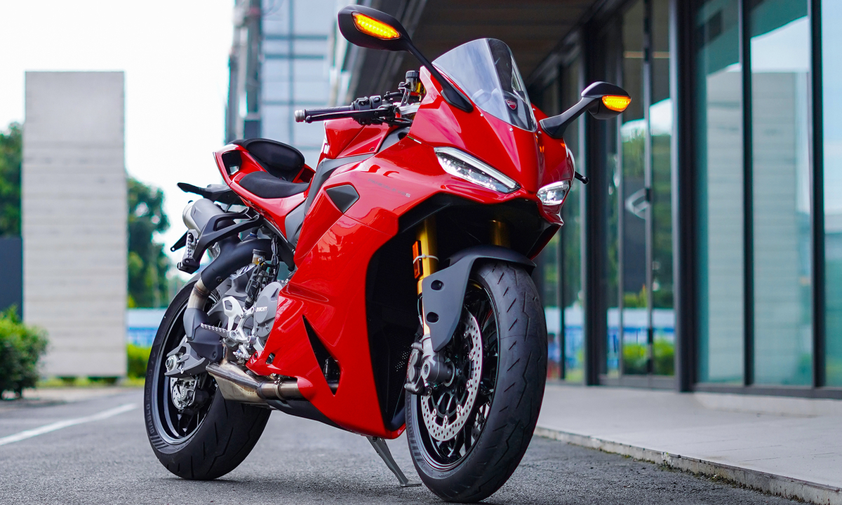 Ducati Panigale V2 S 2026 giá 759 triệu đồng