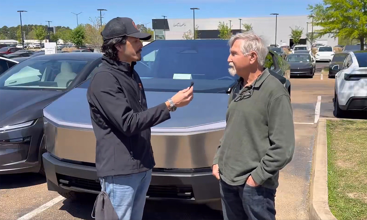 Tài xế giảm thị lực mua xe Tesla vì có công nghệ tự lái