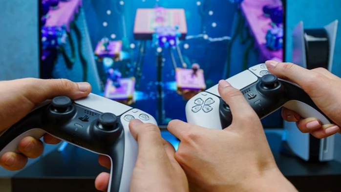 Doanh thu chênh lệch đặt ra cho PlayStation bài toán về sự cân bằng giữa mở rộng và kiểm soát