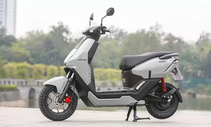 30 triệu nên mua xe máy điện của VinFast hay Honda?