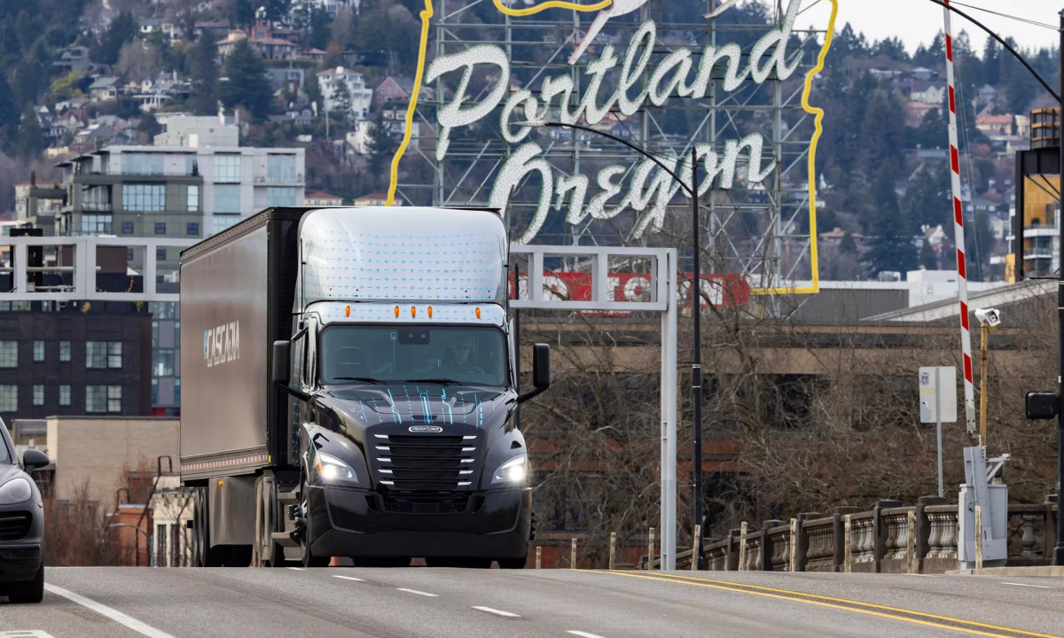 Mỹ đột kích các trường đào tạo bằng lái xe thương mại