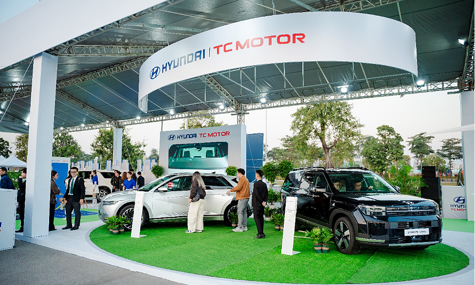 Khu trưng bày Hyundai tạo ấn tượng tại triển lãm Vietnam Mobility Show