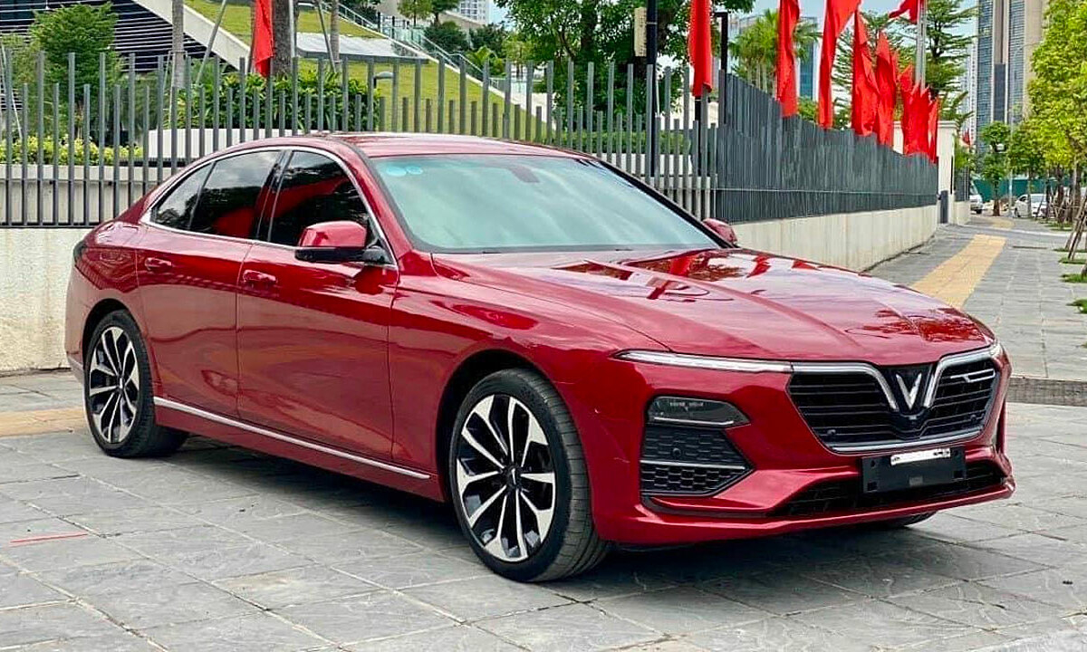 600 triệu nên mua Lux A cũ hay VF 5 mới?