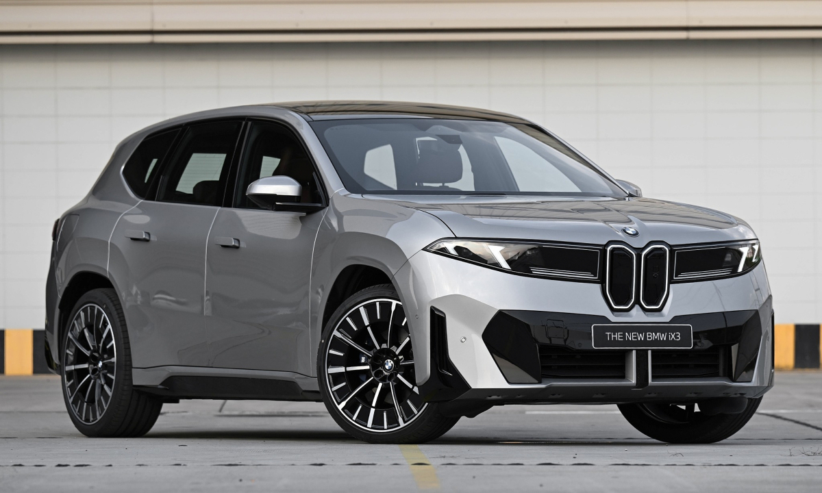 BMW iX3 2026 ra mắt Đông Nam Á giá gần 110.000 USD