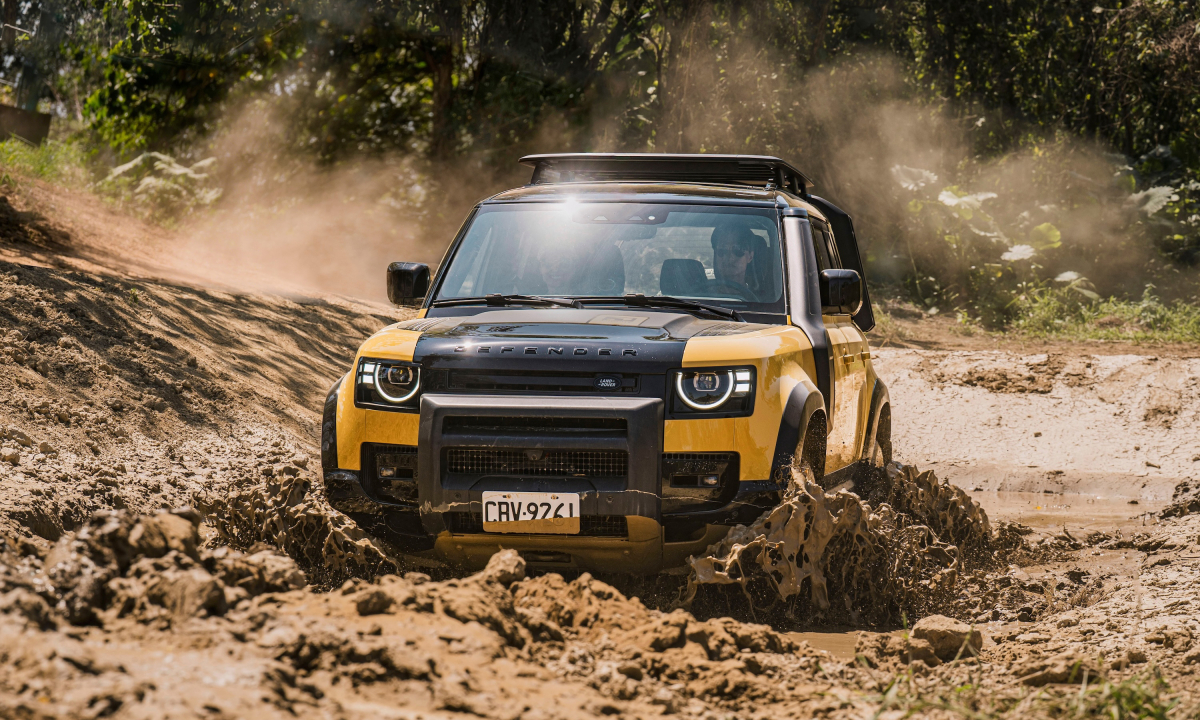 Land Rover Defender Trophy - kẻ thừa kế gia tộc off-road