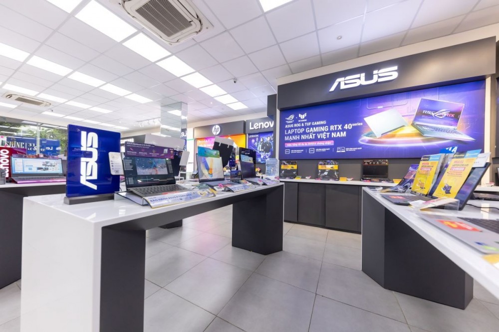 Với sự ra đời của chuỗi “ASUS AI Innovation Hubs – Không gian trải nghiệm công nghệ AI toàn diện” tại Hà Nội và Tp.HCM , ASUS mong muốn mang đến cho người dùng Việt Nam cơ hội trải nghiệm trực tiếp sức mạnh đột phá từ AI trên các dòng laptop ASUS mỏng nhẹ, mạnh mẽ. Với sự ra đời của chuỗi “ASUS AI Innovation Hubs – Không gian trải nghiệm công nghệ AI toàn diện” tại Hà Nội và Tp.HCM , ASUS mong muốn mang đến cho người dùng Việt Nam cơ hội trải nghiệm trực tiếp sức mạnh đột phá từ AI trên các dòng laptop ASUS mỏng nhẹ, mạnh mẽ.