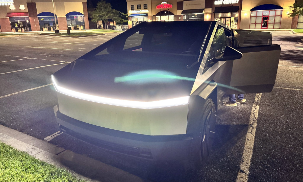 Đèn xe Tesla làm chói mắt tài xế khác vì quá sáng