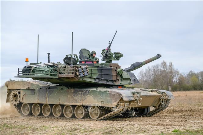 Lãnh đạo EU, NATO kêu gọi tăng cường sản xuất vũ khí của châu Âu