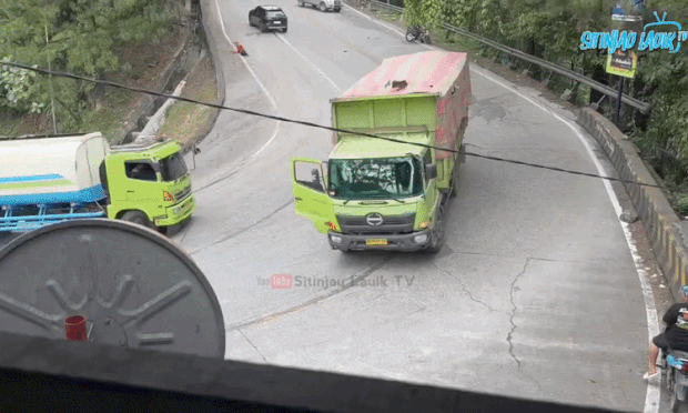 Tai nạn như cơm bữa ở khúc cua tay áo trên đèo