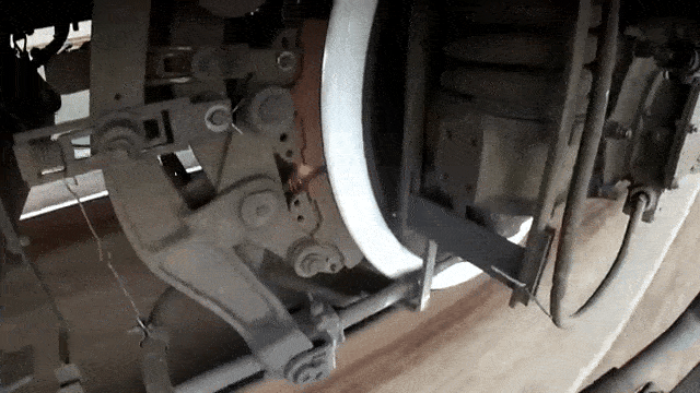 Tàu hỏa cần 1-2 km để phanh dừng