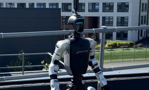 Robot hình người thu thập dữ liệu và quản trị tại công trường ở Anh