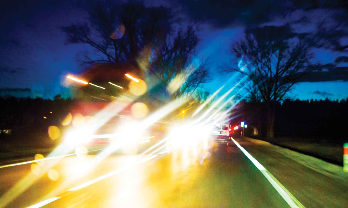 Ôtô ngày càng cao khiến nhiều tài xế bị chói mắt vì đèn pha