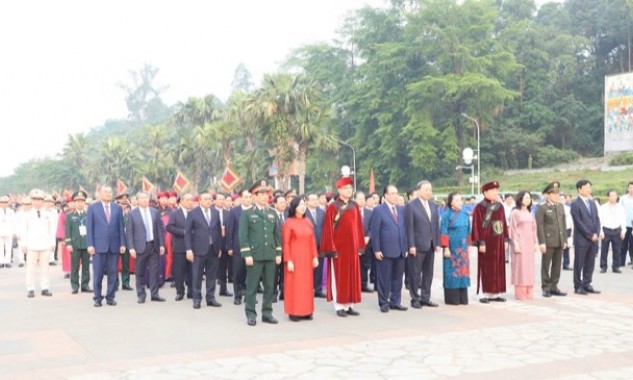 Tổng Bí thư, Chủ tịch nước Tô Lâm dâng hương tưởng niệm các Vua Hùng