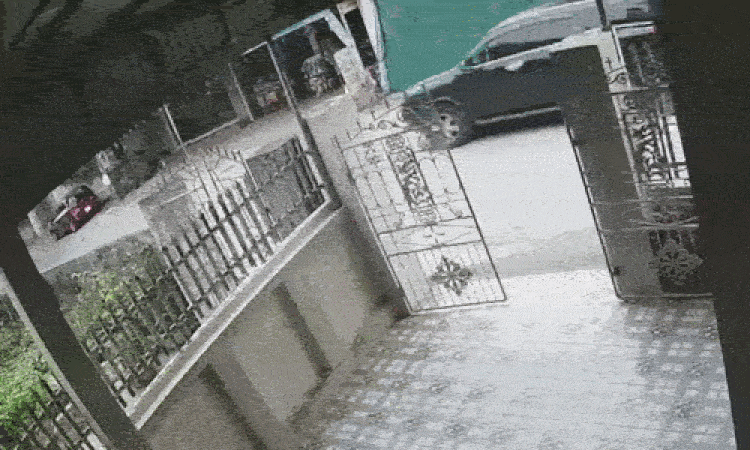 Xe máy vượt ôtô, tông trực diện xe tải ngược chiều